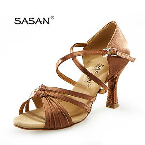 <span class=keywords><strong>Zapatos</strong></span> <span class=keywords><strong>de</strong></span> <span class=keywords><strong>baile</strong></span> <span class=keywords><strong>de</strong></span> <span class=keywords><strong>Salsa</strong></span> latina <span class=keywords><strong>de</strong></span> satén <span class=keywords><strong>de</strong></span> alta calidad para mujer cómodos <span class=keywords><strong>zapatos</strong></span> <span class=keywords><strong>de</strong></span> <span class=keywords><strong>baile</strong></span> <span class=keywords><strong>de</strong></span> Jazz para mujer Rumba Chacha - Product Image 2