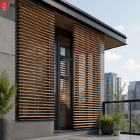 Persiana Vertical Moderna Rolansini de Aluminio para Exteriores, Tamaño Personalizado, con Lamas Fijas y Operación Manual