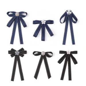 Klassische gepunktete Fliege Einfarbige Springpunkt-Bowknot-Krawatten Elegante Fliege