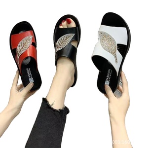 Nuovi Sandali Estivi <span class=keywords><strong>in</strong></span> <span class=keywords><strong>Pelle</strong></span> per Donna, Suola Morbida, Piattaforma, per Uso Esterno, per Signore di Mezza Età e Anziane - Product Image 2