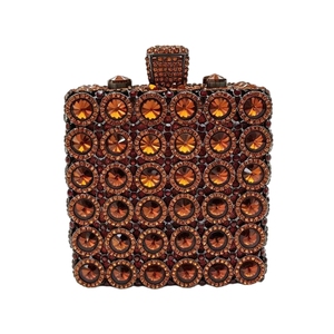 Pochette de soirée classique pour femme, ornée de strass carrés étincelants, sac de luxe en cristal avec chaîne amovible pour les sorties nocturnes et mariages - Product Image 4