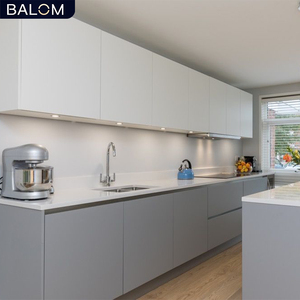 Cocina <span class=keywords><strong>de</strong></span> Lujo BALOM con Gabinetes Gris Tormenta y Blancos, Madera Maciza, Acrílico Puro, Acrílico Compuesto, Acero Inoxidable, Superficie Sólida - Product Image 4