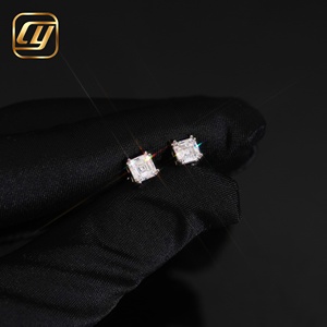Boucles d'oreilles clous en moissanite taille Asscher, sertissage griffe, argent 925 plaqué rhodium, bijoux de luxe géométriques pour femme, pour mariage - Product Image 3