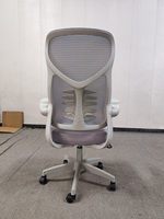 Chaise de bureau ergonomique en maille gris clair avec accoudoirs réglables et pivotants pour la maison et le bureau
