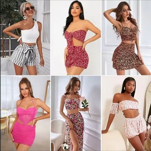 Chen 2023 Liquidation Vêtements Femme en Gros Robes Décontractées T-shirts Emballage Mixte Livraison Aléatoire Vêtements en Stock - Product Image 5
