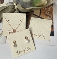 Cartes de présentation de bijoux en papier vanille de qualité supérieure, étiquettes suspendues personnalisées pour boucles d'oreilles, colliers, bagues, respectueuses de l'environnement