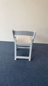 XY-أفضل كراسي طعام بلاستيكية خارجية قابلة للطي وطاولة للمناسبات سعة وزن HDPE قابلة للطي كرسي حفلات محمول قابل للتكديس - Product Image 5