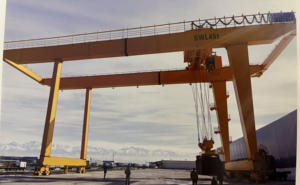Grue à <span class=keywords><strong>portique</strong></span> électrique double faisceau extérieur de 45 tonnes du fabricant avec boîte de vitesses PLC et télécommande sans fil de type port - Product Image 6