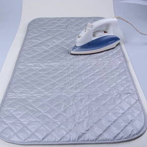 Tapis de repassage portable en coton magnétique plaqué argent, résistant à la chaleur, pour la couture, le matelassage et le repassage - Product Image 1