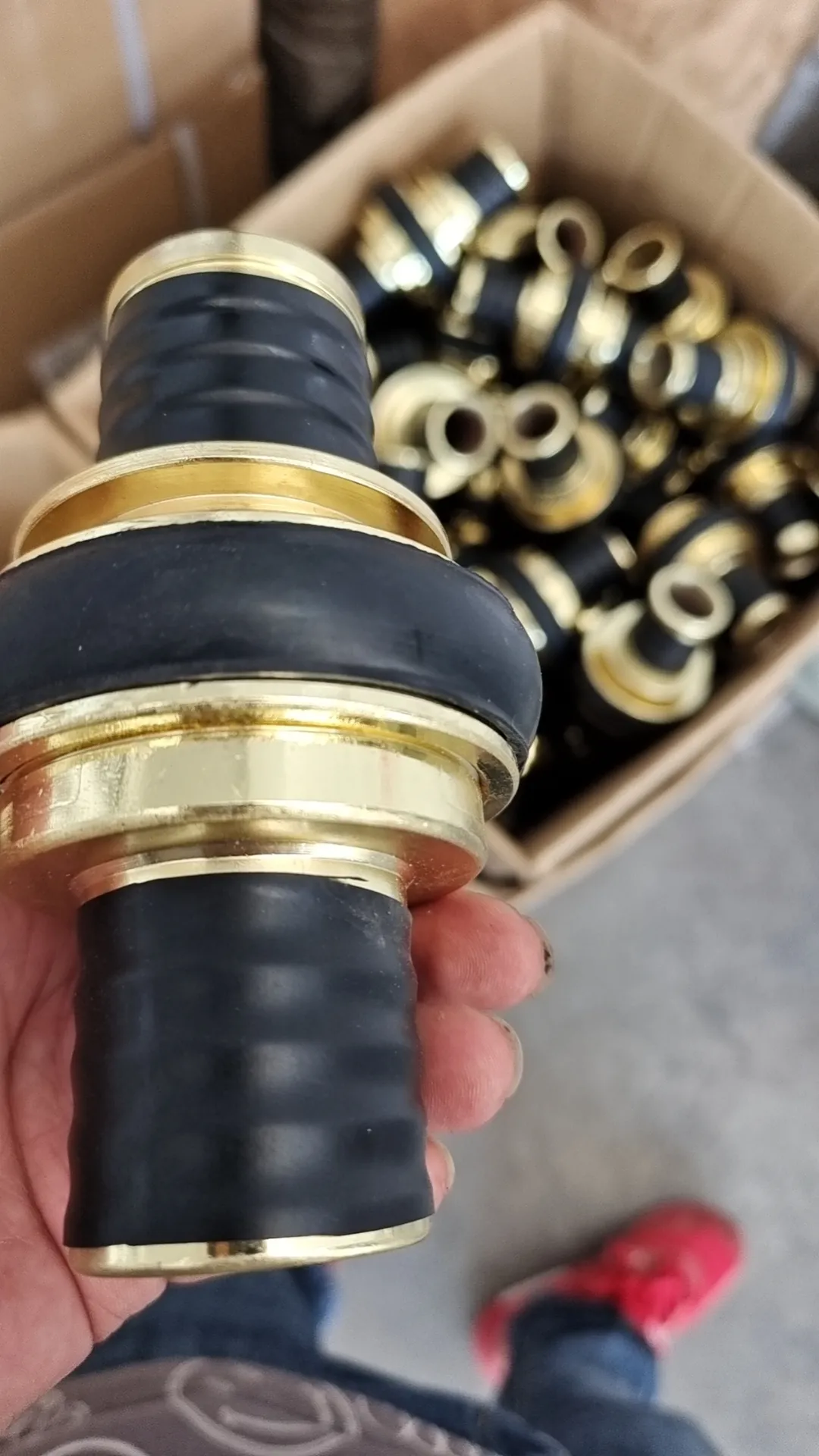 Rubber Duraline Red Layflat Fire Hose with aluminum dyed brass Machino couplings connectors at the end of hose wp16bar 1-1/2"