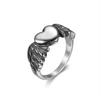 Neuer Modischer Punk Vintage Schmuck Edelstahl Gravierter Feder-Engelsflügel Herz Liebe Fingerring für Männer und Frauen