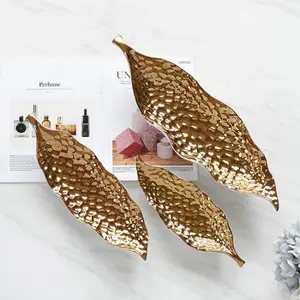 Factory wholesale modern simple wedding gifts leaf shaped ceramic plating home decoration fruit bowl