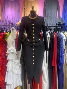 Ensemble jupe <span class=keywords><strong>2</strong></span> pièces <span class=keywords><strong>noir</strong></span> pour <span class=keywords><strong>femme</strong></span>, blazer court à col en V et manches longues avec boutons dorés, jupe midi fendue taille haute, élégant tailleur de bureau pour <span class=keywords><strong>femme</strong></span> - Product Image 4