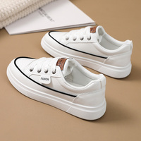 YQ30 mocassins décontractés chaussures de planche en cuir PU blanc avec semelle surélevée mince durable et polyvalent pour les saisons de printemps et d'automne