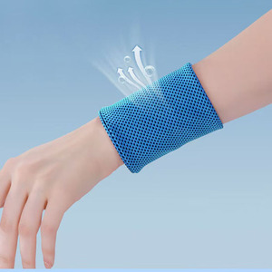 המפעל הסיטונאי עיצוב ארוגים רקמה כף היד תמיכה חבק כותנה כדורגל ספורט צמיד צמיד עם לוגו מותאם אישית - Product Image 5