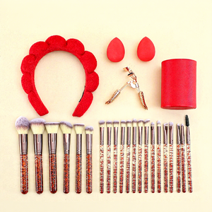 Juego de 26 <span class=keywords><strong>Brochas</strong></span> de Maquillaje con Pedrería Glitz and Glam, Estilo Profesional, <span class=keywords><strong>Brochas</strong></span> de Maquillaje de Lujo al por Mayor con Caja de Regalo - Product Image 3