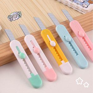 थोक मिनी कला चाकू 9 मिमी चौड़ाई स्टेनलेस स्टील ब्लेड डिय यूटिलिटी कटर चिकनी स्लाइडिंग फैक्टरी प्रत्यक्ष बिक्री ओम अनुकूलन - Product Image 1