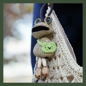 Colgante de rana hecha a mano al por mayor, con forma de vaina de semilla, campanilla de viento de concha de fruta natural para tiendas de regalos y venta al por menor - Product Image 5