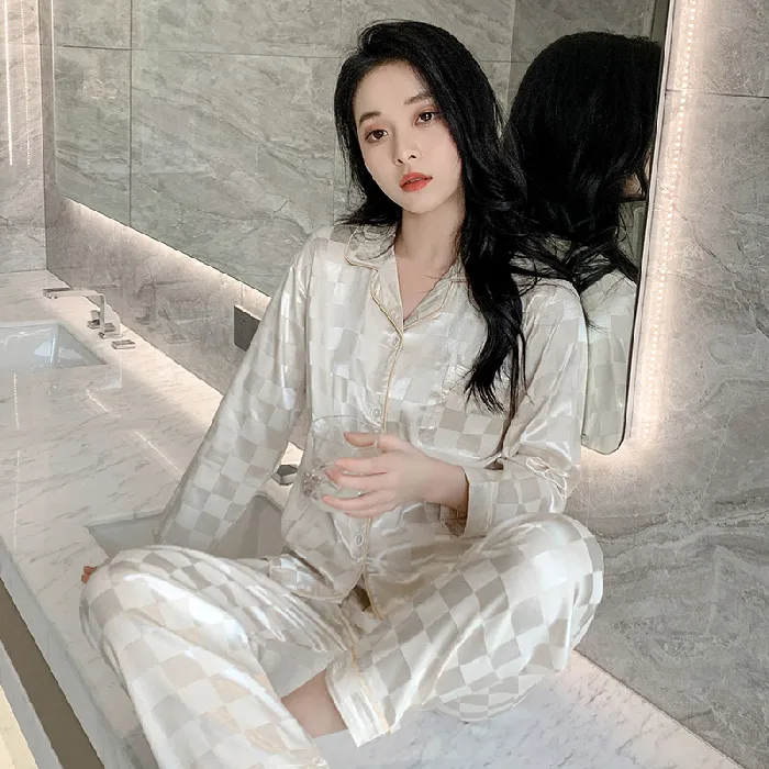 Comfortable Loose summer Korean style woman ice silk pajamas square shape long sleeved long pants 2 piece home wear
