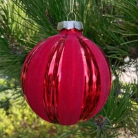 Vente en gros usine de verre soufflé coloré pour artisanat de type globe, pendentifs de sapin de Noël, formes géométriques suspendues, motifs floqués et rayés