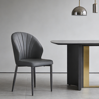 Chaise de salle à manger portable de luxe moderne et contemporaine, revêtement en cuir PU, dossier plissé, pieds en métal, pour hôtel, salle à manger, maison