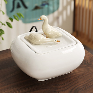 Fuente de Agua de Cerámica para Escritorio con Adorno de Pez Rojo, 110-220V, Ecológica, Decoración de Oficina, Regalo - Product Image 2