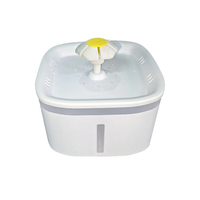 Fontaine à eau pour chat à capteur automatique Distributeur d'eau potable pour animaux de compagnie étanche Bols à eau en plastique alimentés par charge pour animaux de compagnie