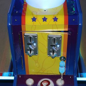 Newly Designed Coin Operated Electronic Lottery Redemption Arcade Video Game Shooting Ball Cricket <b>Bowling</b> Game Machine - Product Image 5