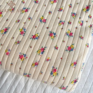 HAPPEAK Tela Personalizada de Spandex Jacquard Pointelle de Polialgodón Suave de Punto con Estampado Floral para Pijamas - Product Image 4