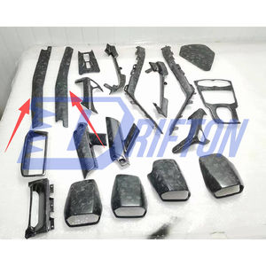 Reemplazo de la consola central de fibra de carbono con tiras laterales para el reposabrazos del Lamborghini Huracan LP610 LP580 EVO Tecnica Interiors - Product Image 5