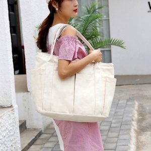 Sac fourre-tout en toile de coton écologique de haute qualité, personnalisable, réutilisable avec logo imprimé pour des courses pratiques - Product Image 4