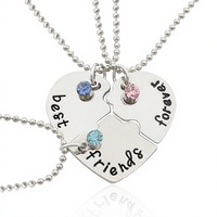 Collier Pendentif Cœur Multi-lettres Personnalisé en Gros, Chaîne de Clavicule BFF Meilleure Amie, Ensemble de Bijoux Souvenirs