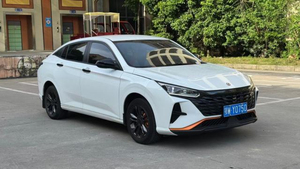 Dongfeng Yixuan 2023 <strong>Revised</strong> Version 1.5L Automatic Used Car 4-door 5-seat Sedan <strong>Second</strong> Hand Car - Product Image 3