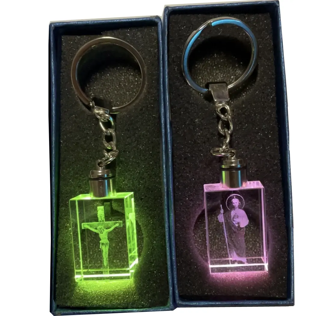 Neujahr Werbe geschenk billig Jesus Schlüssel bund Zubehör Glas Kristall antiken Kreuz Schlüssel ring mit LED