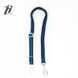 Guinzaglio per cani tattico retrattile da esterno in Nylon guinzaglio per cani guinzaglio a mano con forte forza di trazione - Product Image 1