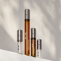 Flacon pulvérisateur en verre ambré avec logo personnalisé et capuchon en aluminium, atomiseur de parfum, emballage cosmétique moderne pour brume de soin de la peau