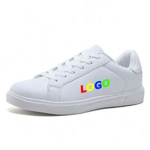 Sneakers blanches grande taille pour hommes et femmes - Chaussures décontractées en cuir imperméable, style athlétique tendance - Product Image 1
