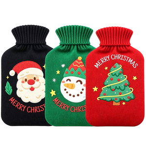 El Mejor Regalo, Botella de Agua Caliente de Goma Moderna con Logotipo Personalizado, Bolsa de Agua Caliente con Funda Tejida Navideña - Product Image 1