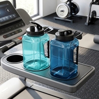 Bouteille d'eau sport carrée de grande capacité 2,4 L avec deux poignées, sans BPA, en plastique, pour la salle de sport et les activités de plein air