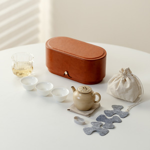 Set da Tè in Porcellana Bianca di Alta Qualità, Tradizionale Set da Tè Cinese Gongfu con Teiera Portatile <span class=keywords><strong>e</strong></span> 3 Tazze in Ceramica per Casa <span class=keywords><strong>e</strong></span> Viaggio - Product Image 3