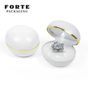 FORTE圆形蛋形结婚戒指首饰盒豪华漆涂层蛋形珠宝戒指盒发光二极管灯