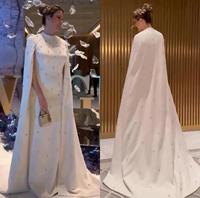Blanc Arabie Saoudite Cape Manches Robe De Soirée De Luxe Perlé Cape Dubaï Femmes Invité De Mariage Robe De Soirée Formelle