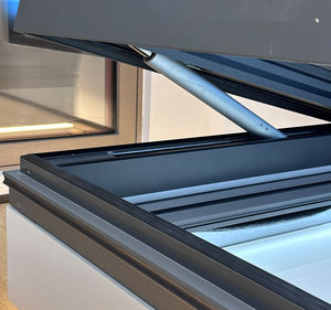 Op Maat Gemaakte Automatische Aluminium Top Opgehangen Dakraam Met Led Licht Regenbestendig Voor Dakkelderhuis - Product Image 6