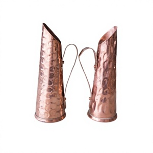 Pichet à eau classique en cuivre martelé 1,7 L (6-6,9 po) – Écologique et fait main pour mariages, fêtes et service à domicile - Product Image 3