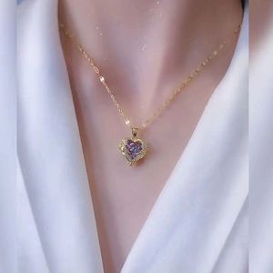 La <span class=keywords><strong>collana</strong></span> con <span class=keywords><strong>cuore</strong></span> di cristallo blu-viola di lusso chiaro trasuda una <span class=keywords><strong>collana</strong></span> di fascino femminile di fascia alta per ragazze W-005 - Product Image 3