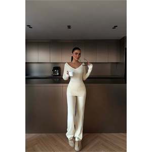 Ensemble tricoté en laine crème pour l'été, col asymétrique, motif imprimé, broderie décorative - Product Image 4