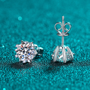 Chaude 925 Argent Aiguille Zircon Boucles D'oreilles Électrolytique 2 Carat Moissanite De Mariage Bijoux De Fiançailles Avec De L'or Comme Matériau Principal - Product Image 2