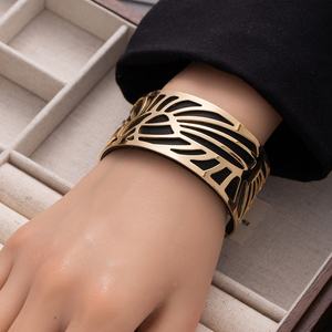 Tarnish Free Waterproof 316l Stainless Steel Jewlery 14k 18k <b>Gold</b> Plated <b>Chunky</b> <b>Bracelet</b> Dainty for Women - Product Image 4