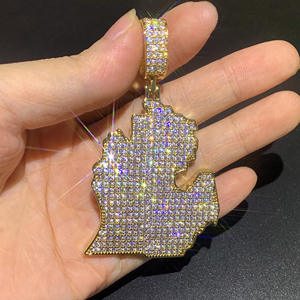 Ciondolo Mappa Nord America in Rame Intarsiato con Zirconi Completamente Incastonato Versatile Collana con Ciondolo Hip-hop - Product Image 4