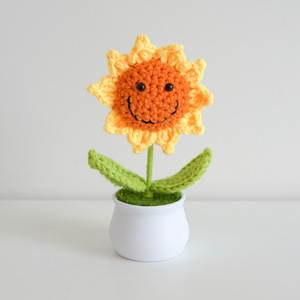 Piante in Vaso Fatte a Mano all'Uncinetto, Bonsai Lavorati a Maglia a Forma di Girasole/Cuore/Fiore, Vaso di Fiori Artificiali in Lana per Decorazioni Domestiche - Product Image 6